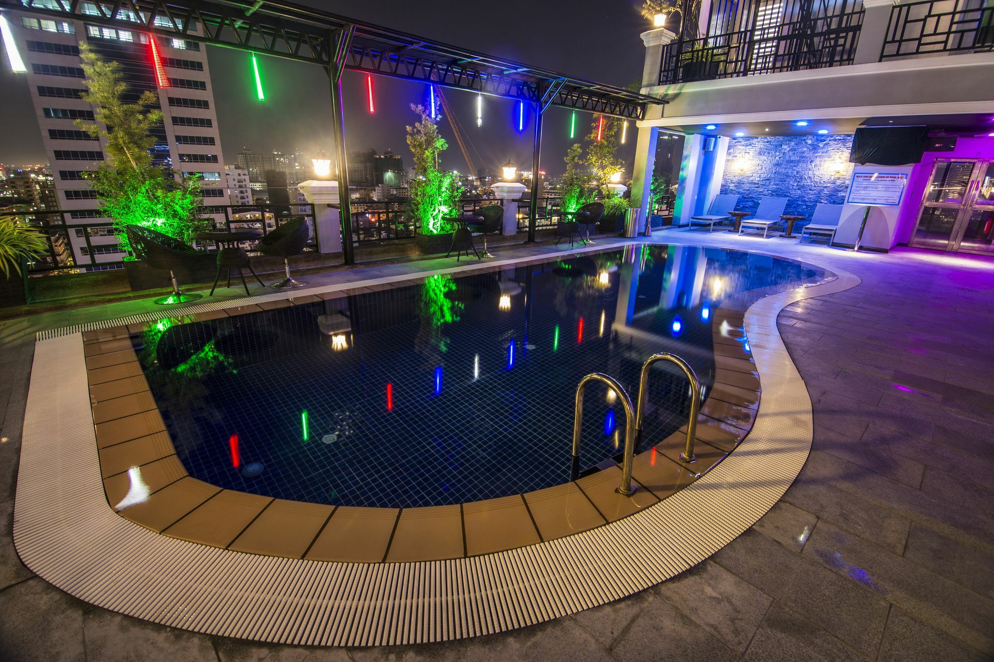Kravan Hotel Phnom Penh Extérieur photo